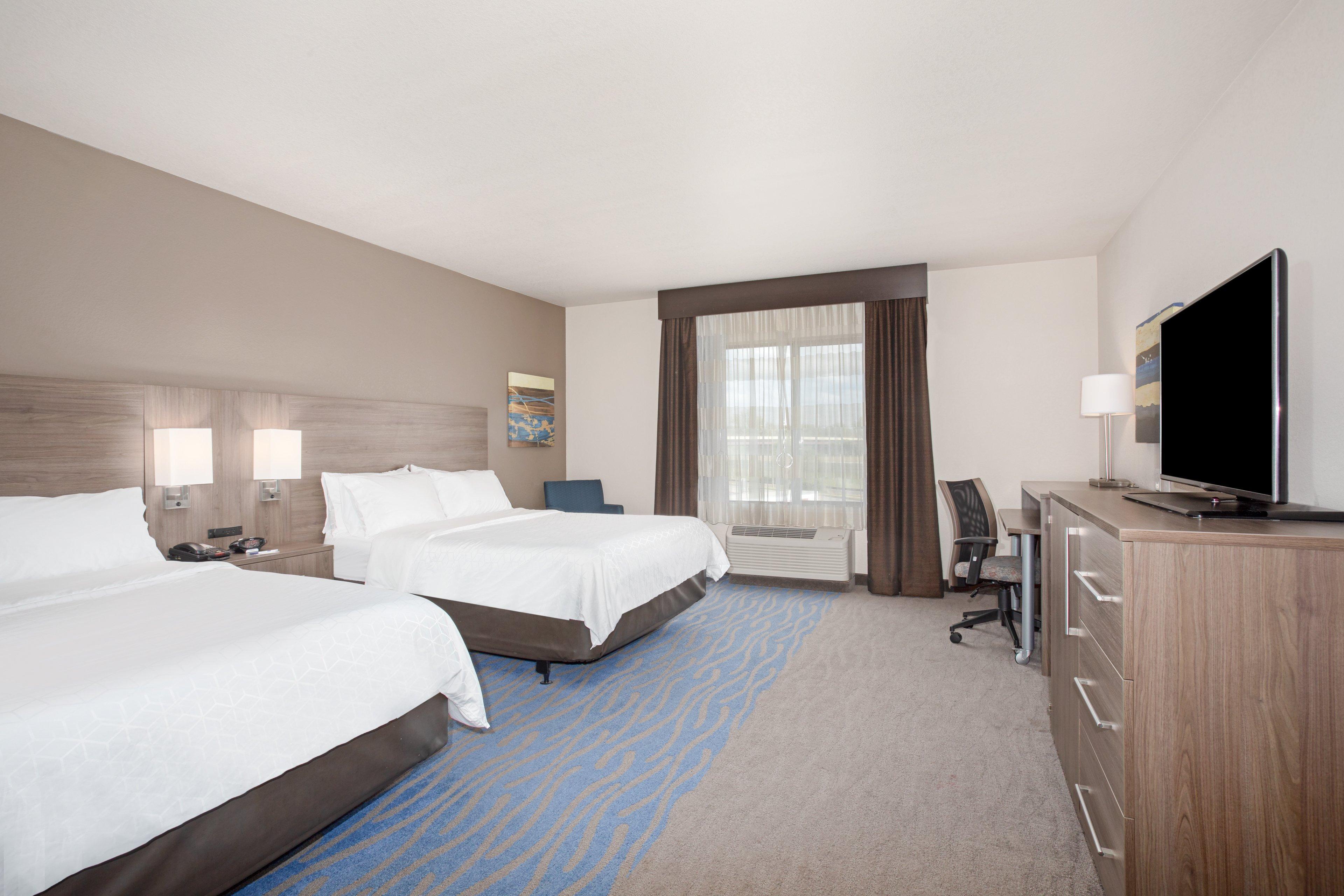 Holiday Inn Express & Suites Manhattan By Ihg Exterior photo